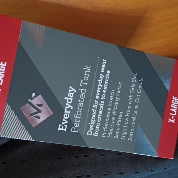 ֎5 FOR $25֍ (d1-14) Men's perforated tank XL - Picture 2 of 4